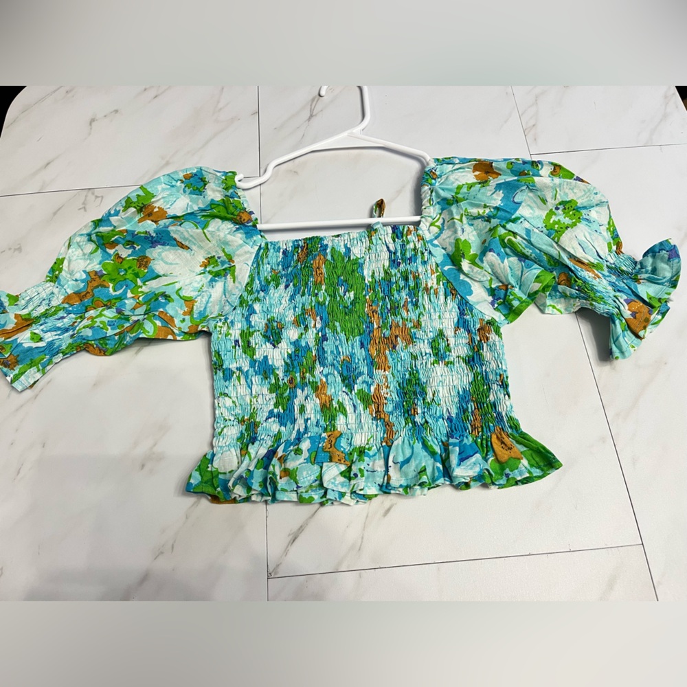 Faithfull the Brand Lenora Gardone Floral Smocked
Puff Sleeve Linen top sz 4 SM - Picture 3 of 9